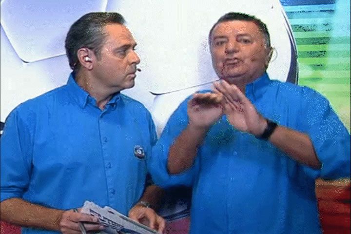 Arnaldo Cézar Coelho comenta lances do clássico