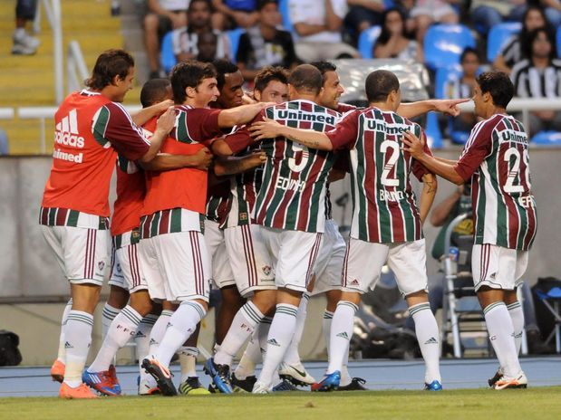 Fluminense goleia e fica muito perto do título Estadual