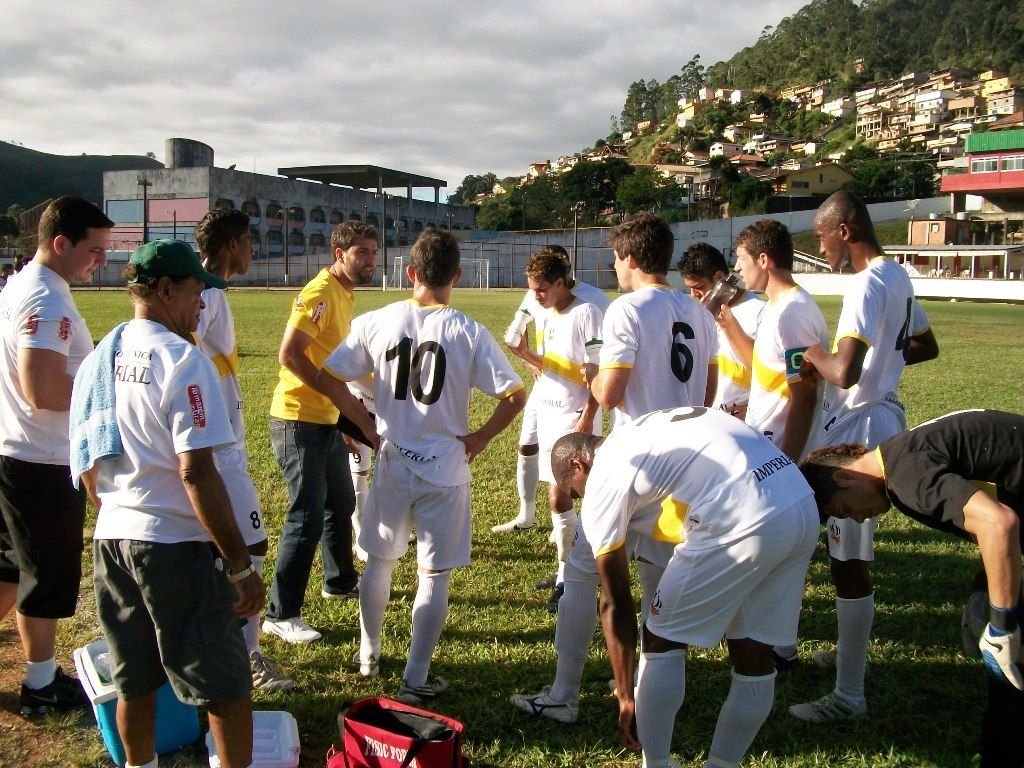 Imperial goleia o Juventus em casa