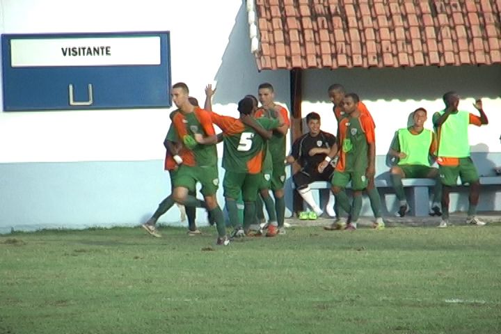 Villa Rio derrota Mangaratibense e segue imbatível no Grupo J