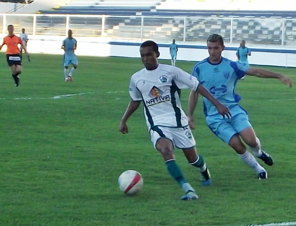 Ceres vence o Serra Macaense no Moacyrzão