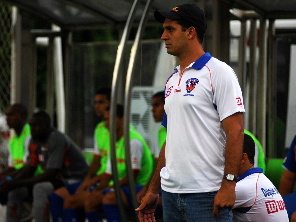 Eduardo Allax assume o comando técnico do Resende