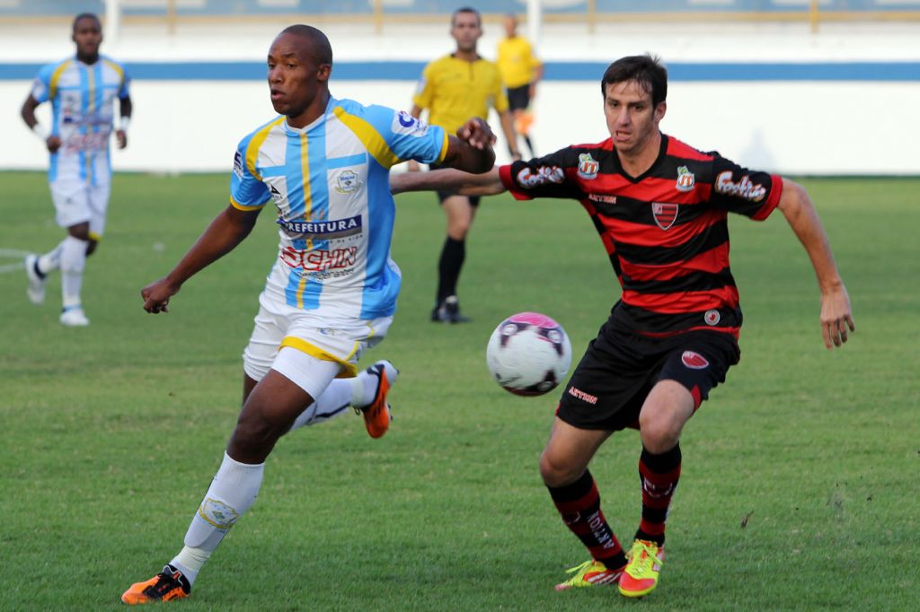 Macaé perde para o Oeste no Moacyrzão