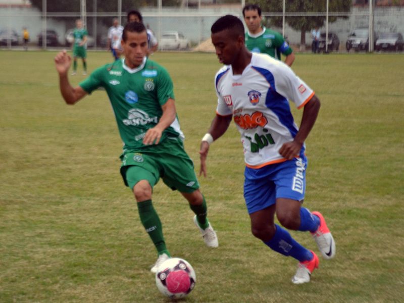 Duque de Caxias é derrotado em casa pela Chapecoense