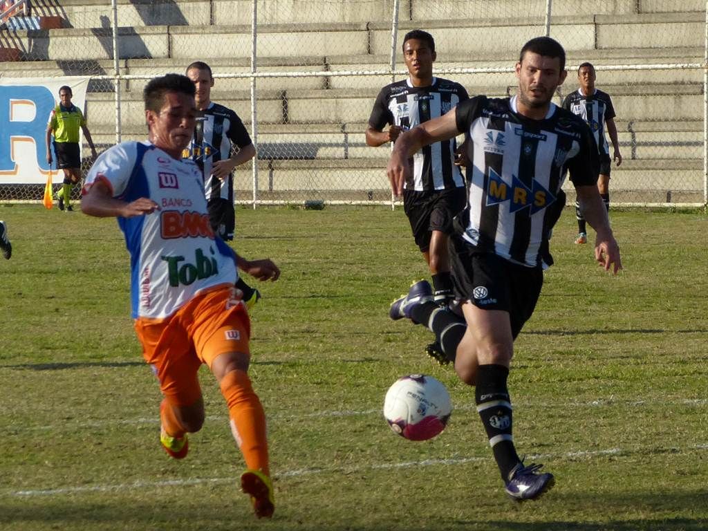 Duque de Caxias vence Tupi-MG e entra no G-4 da Série C