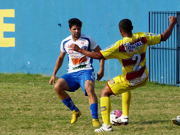 Marco Goiano vibra com desempenho na lateral-esquerda do Duque de Caxias