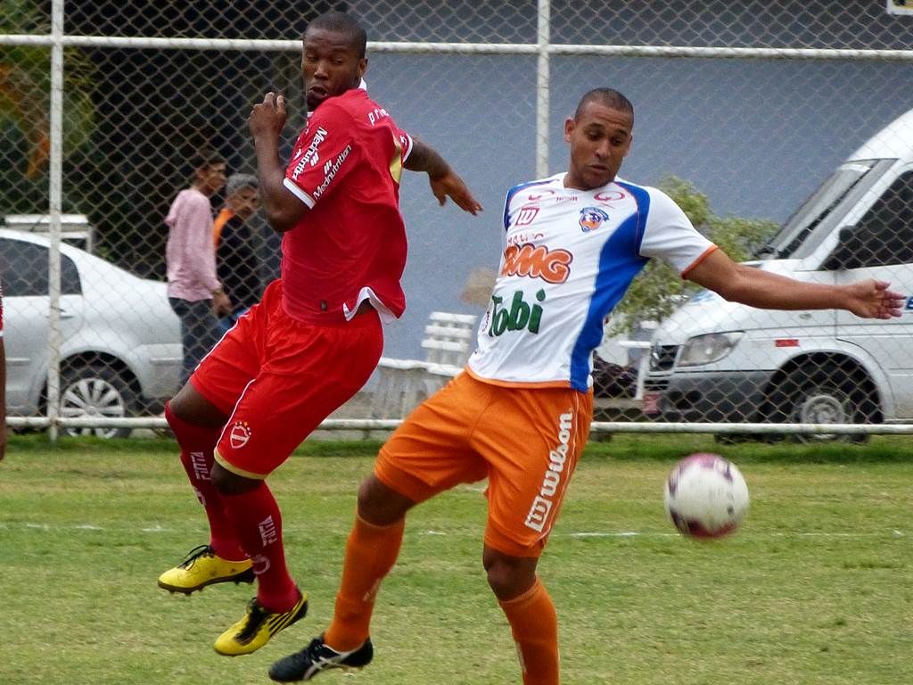 Jogando em casa, Duque de Caxias empata com o Vila Nova