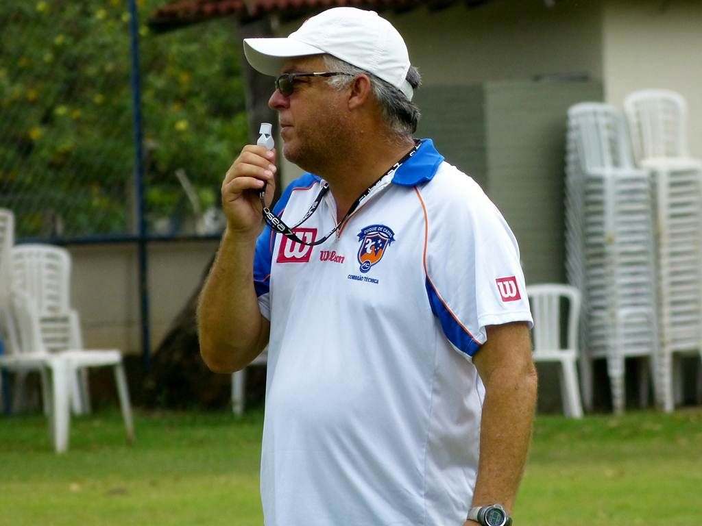 Josué Teixeira controla a ansiedade antes da estreia