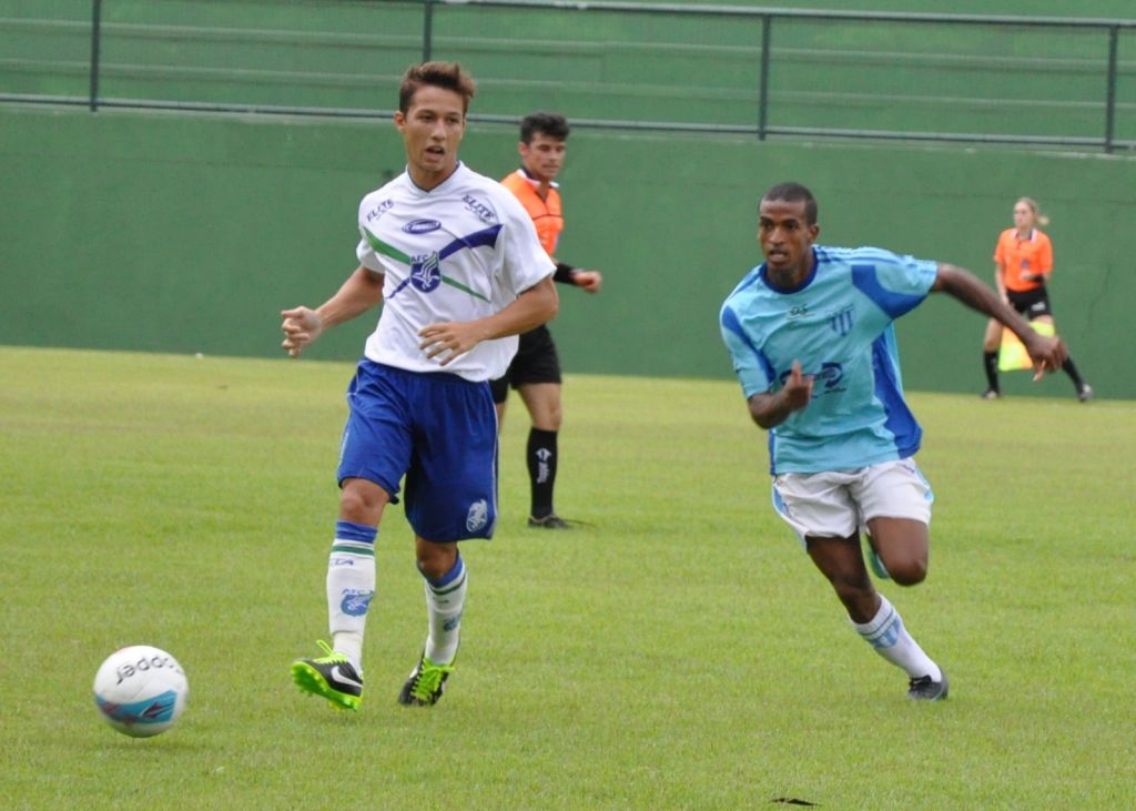 Ceres goleia o Artsul no Nivaldão