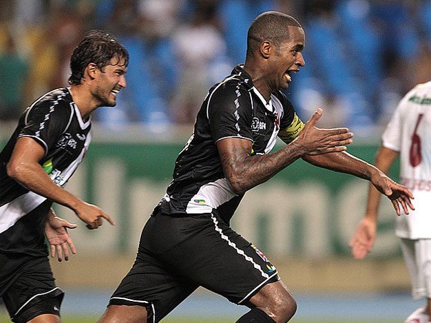 Vasco derrota o Fluminense e garante vaga na final