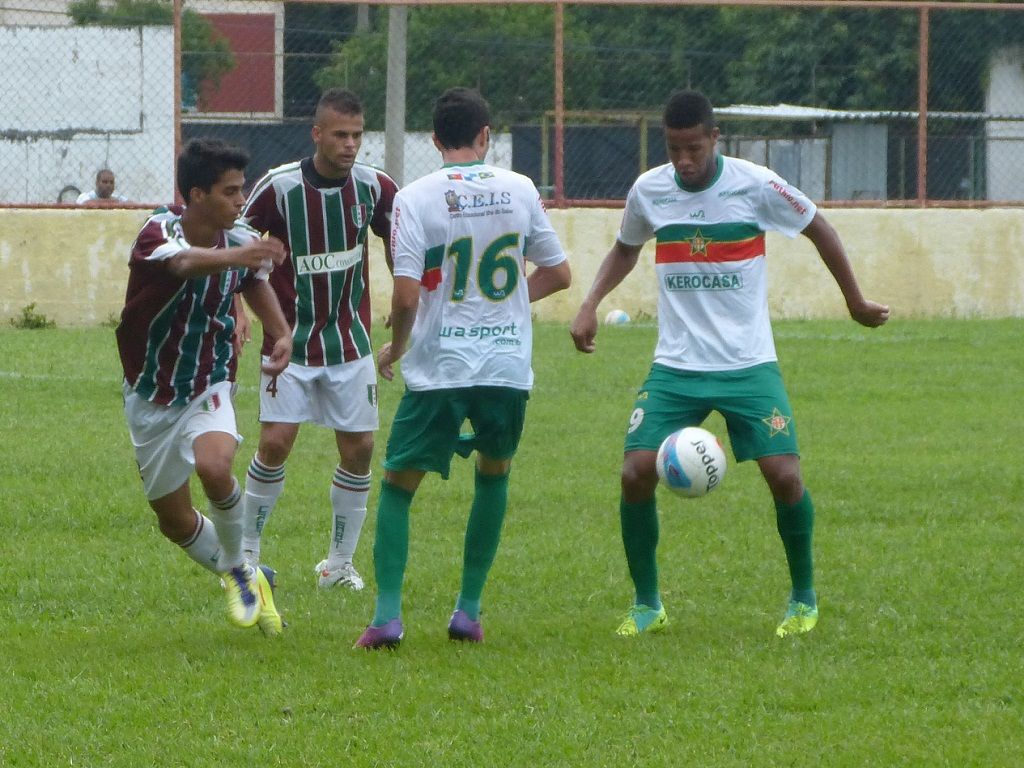 Nos acréscimos, Barra da Tijuca arranca empate na Ilha