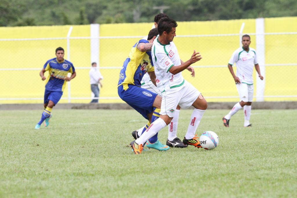 Sampaio Corrêa e Cabofriense ficam no empate em Saquarema