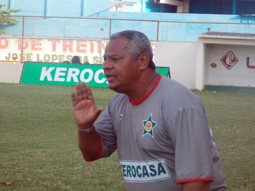 Manoel Neto enaltece entrega dos jogadores em jogo-treino