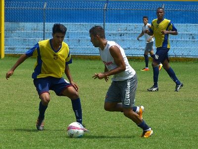 Duque de Caxias e Barcelona empatam em jogo-treino