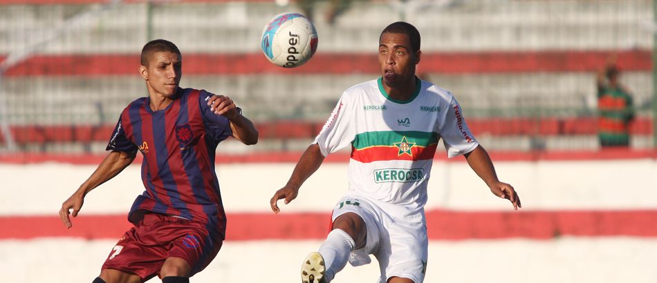 Bonsucesso segura empate e se garante na final