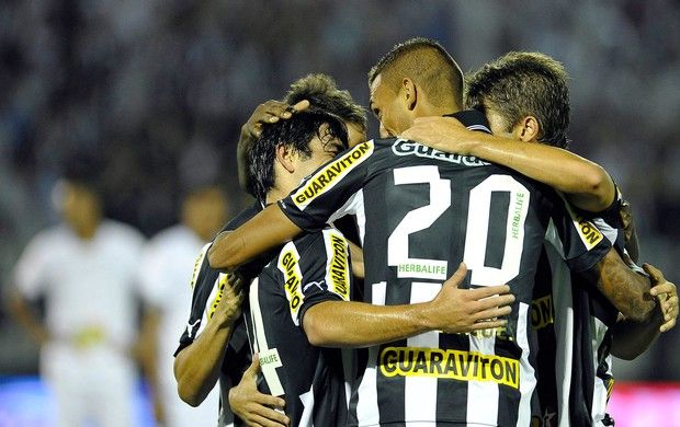 Botafogo vence e fica muito perto do título Estadual