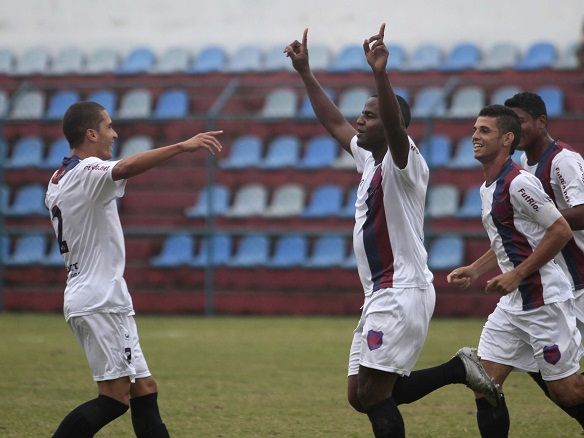 Bonsucesso vence o Barra Mansa no Leônidas da Silva