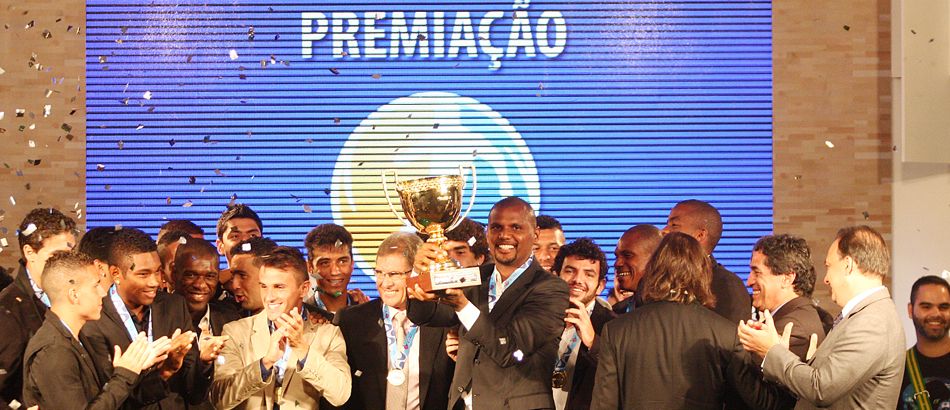 Botafogo recebe o troféu José Luiz de Magalhães Lins Filho