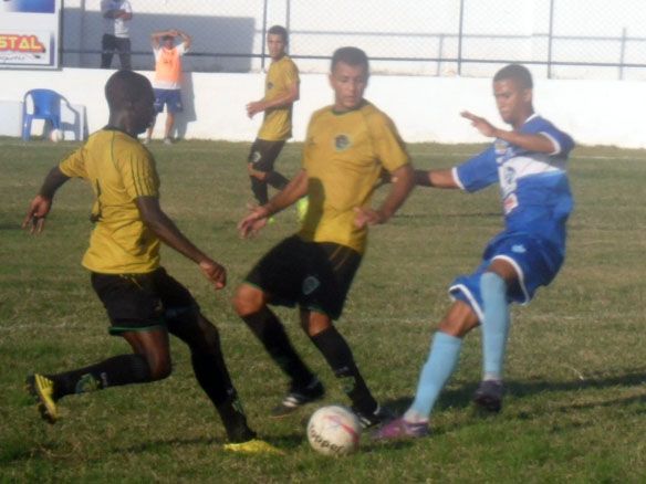 Ceres vence o Tigres e ainda sonha com a classificação