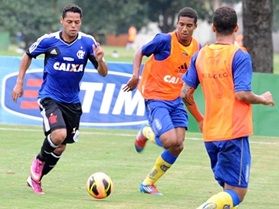 Flamengo e Madureira empatam em jogo-treino