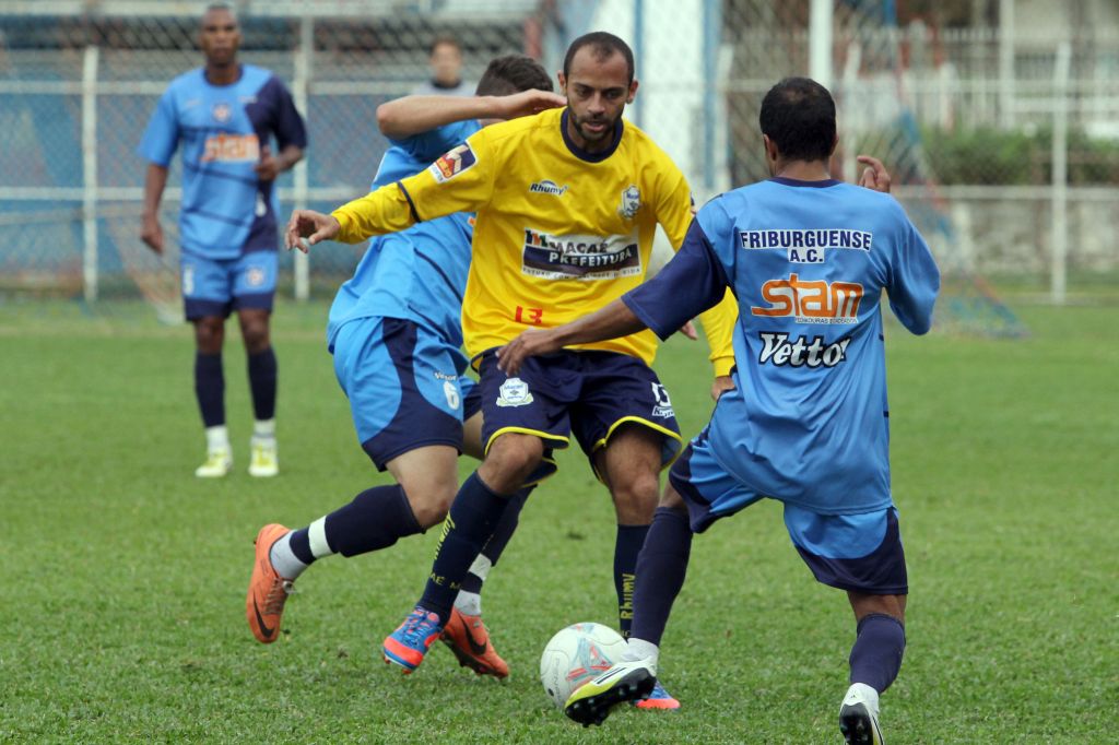 Macaé vence Friburguense em jogo-treino: 2 a 0