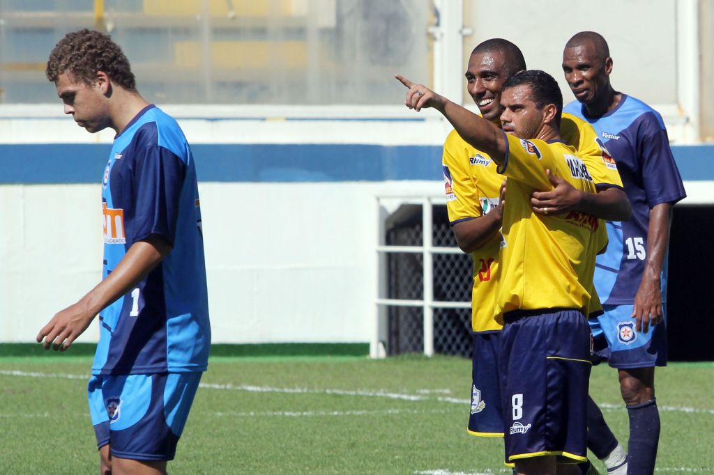 Macaé vence mais um jogo-treino contra o Friburguense