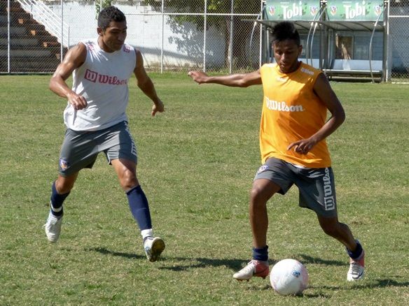 Titulares do Duque de Caxias treinam pesado no Marrentão