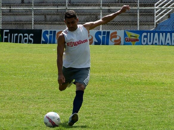 André Gomes renova com o Duque de Caxias até o Carioca de 2014