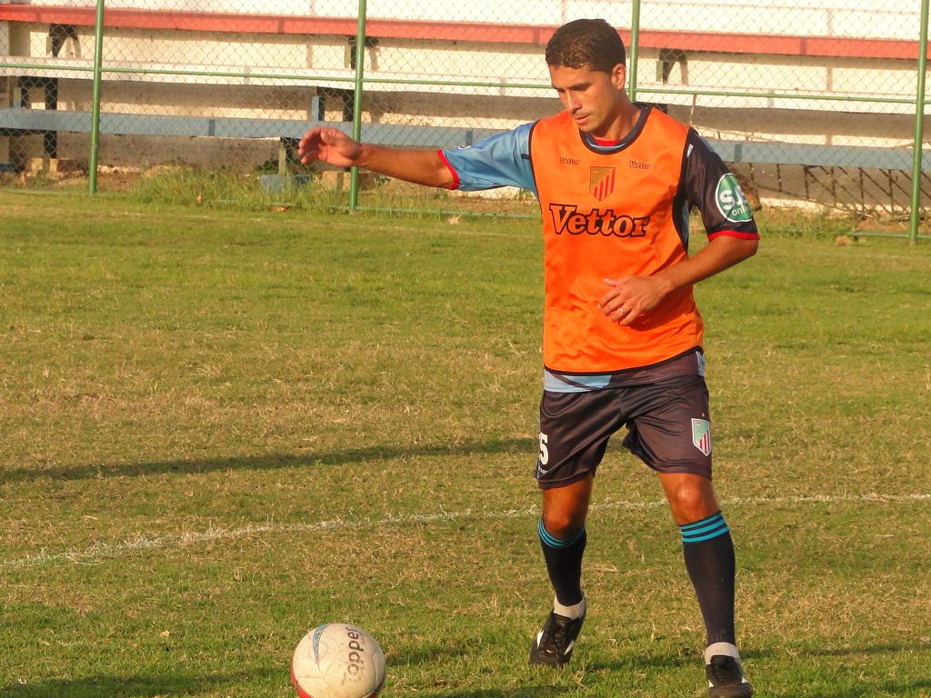 Leo Açu pode começar jogando no São João da Barra