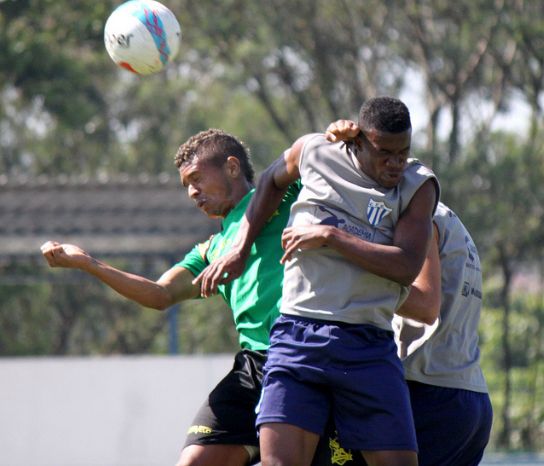 Nova Iguaçu vence jogo-treino contra o Ceres