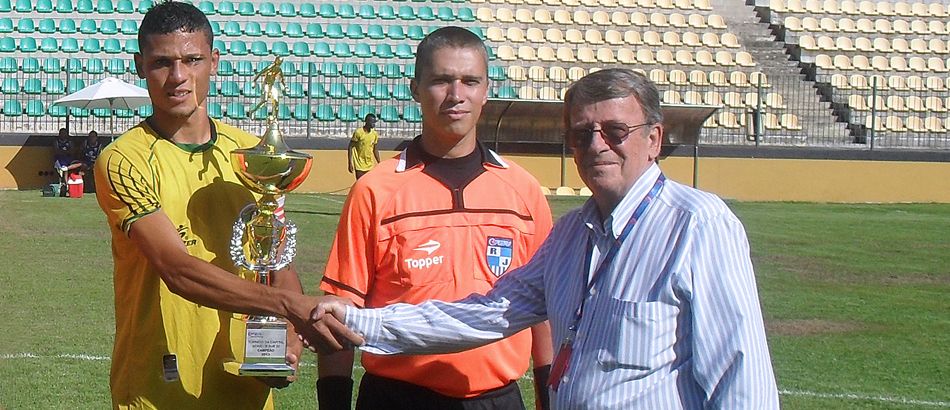 Tigres recebe Troféu de Campeão do Torneio Extra Capital Sub-20