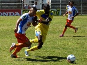 Duque de Caxias e Madureira empatam no Marrentão