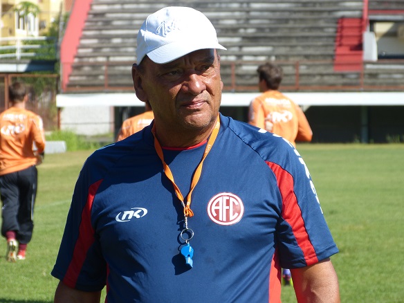 Ernesto Paulo encara jogo-treino para observar o America