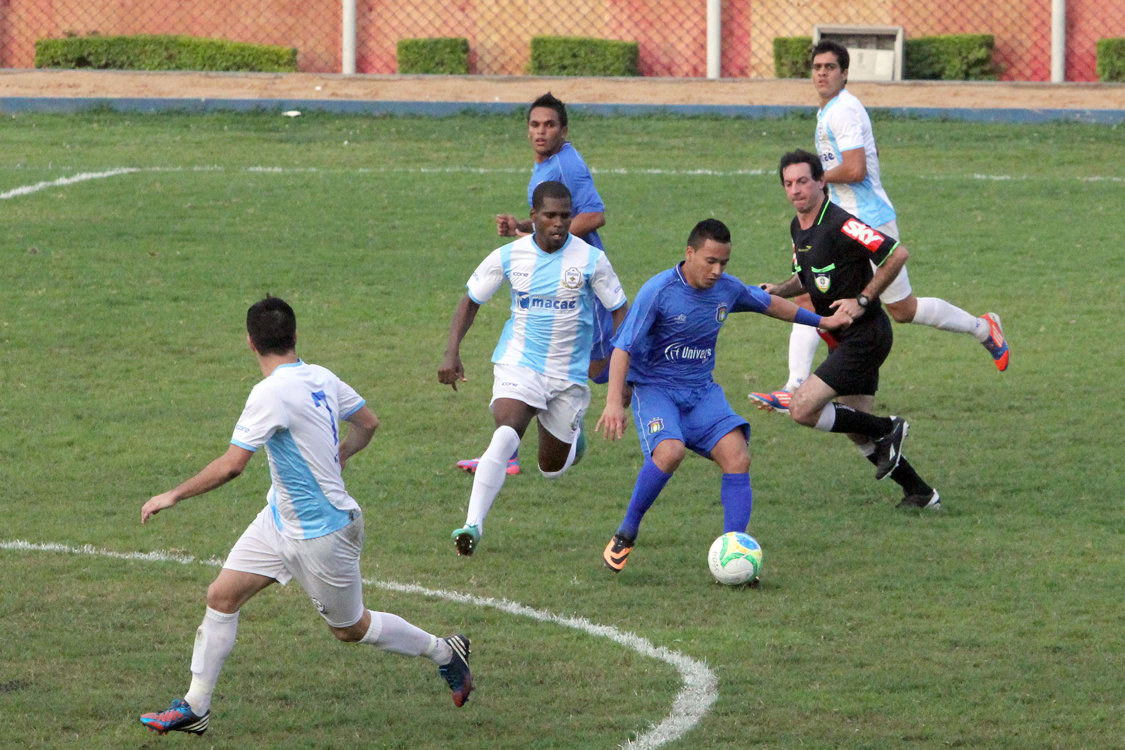 CBF divulga arbitragem para a primeira finalíssima