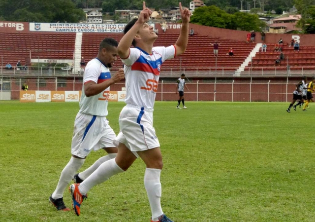 Friburguense vence e abre vantagem nas semifinais da Copa Rio