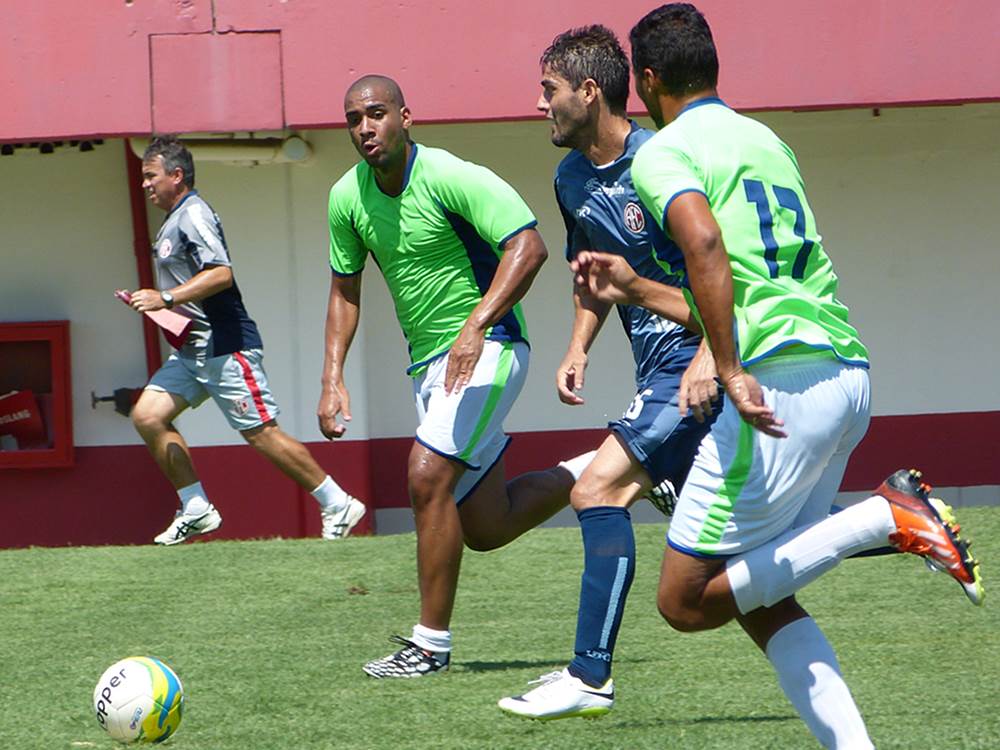 Rafael Rebelo marca golaço e America goleia em jogo-treino