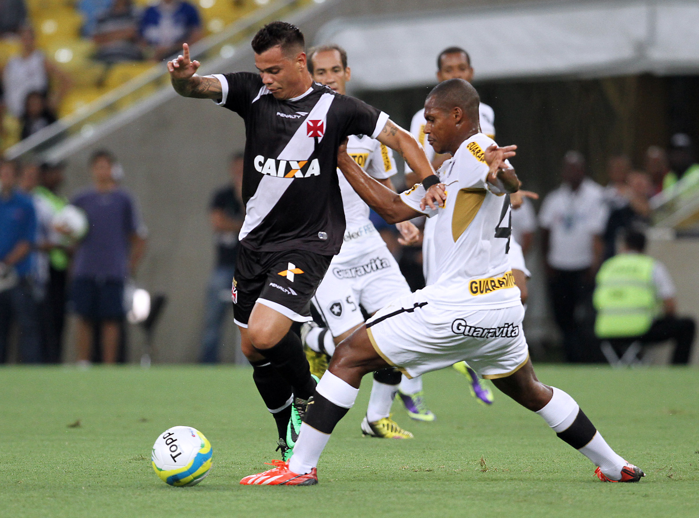 Vasco vence o primeiro clássico do Carioca 2014