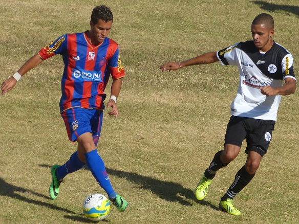 Resende arranca empate no fim