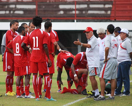 Vitória deixa Gilson Nunes com expectativa positiva