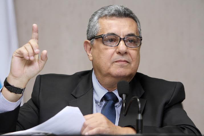 Rubens Lopes é reeleito presidente da FERJ