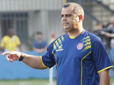 Roy não é mais técnico do Madureira