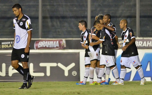 Vasco vence e encaminha sua classificação