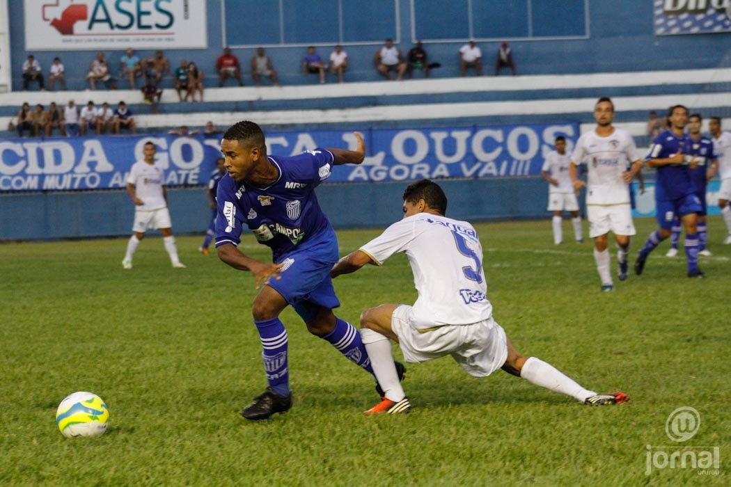 Goytacaz vence na estreia de Manoel Neto