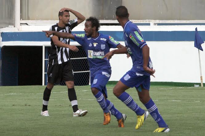 Goytacaz vence o clássico e assume liderança do Grupo B