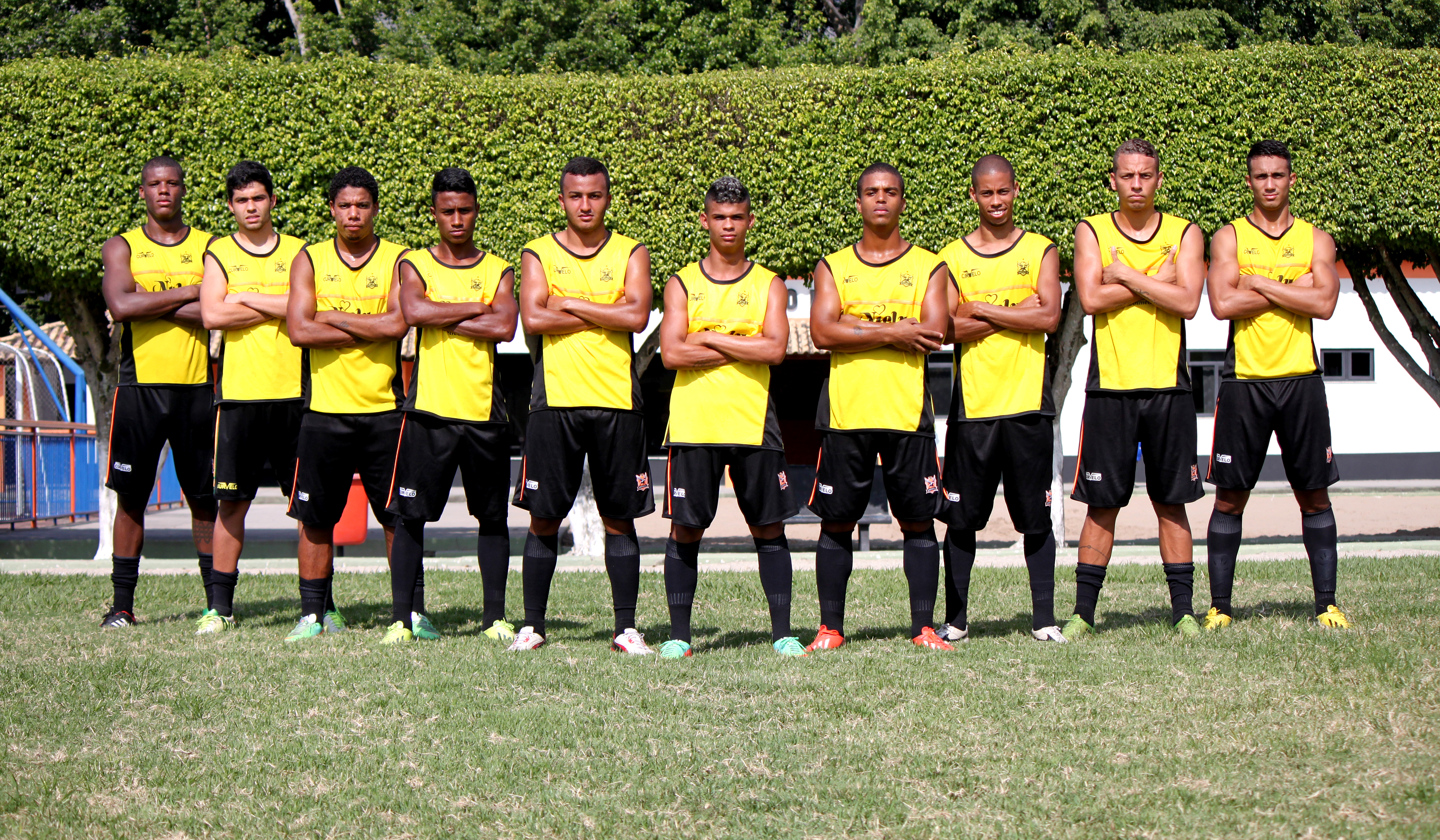 Nova Iguaçu promove dez juniores para o elenco profissional