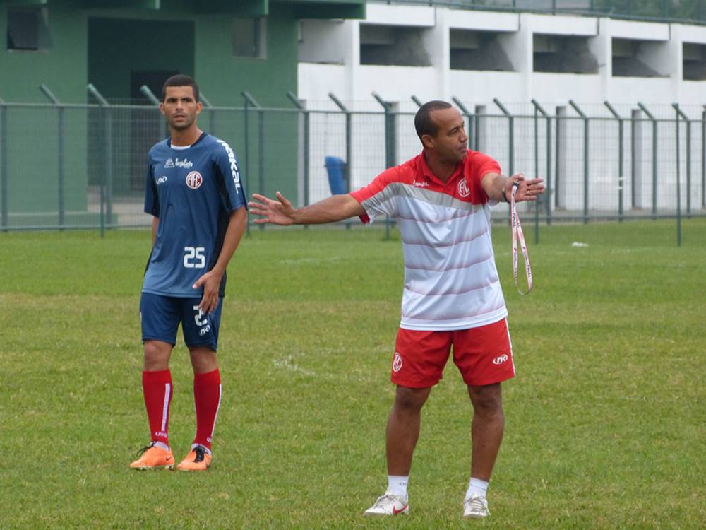 America encara o Artsul em jogo-treino