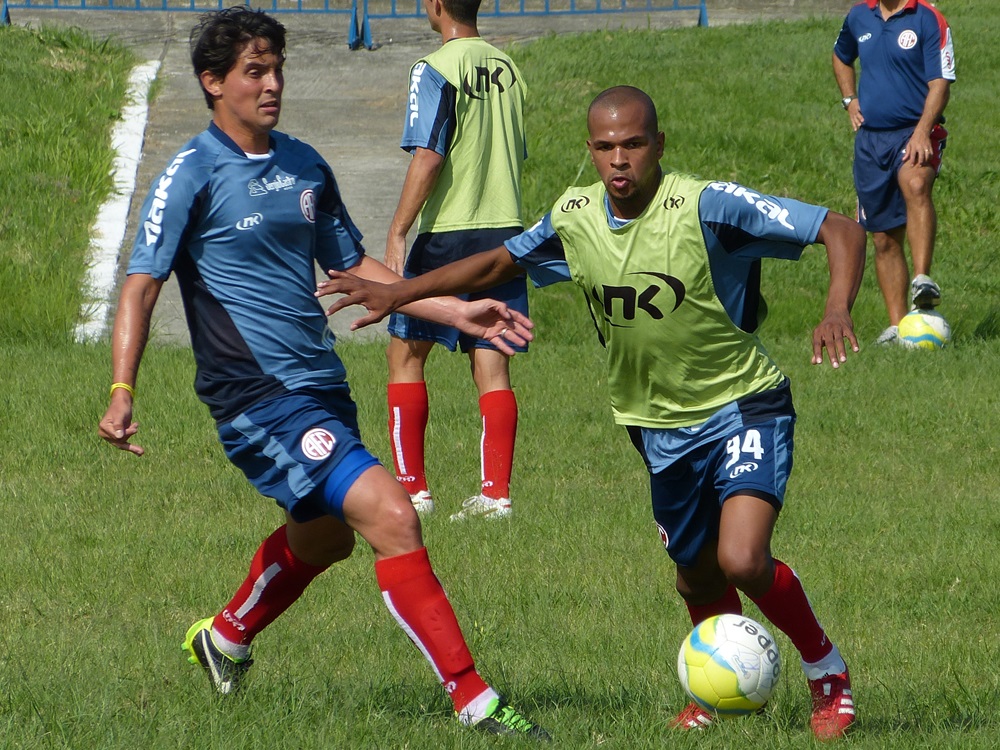 Semana do America começa com coletivo em Deodoro