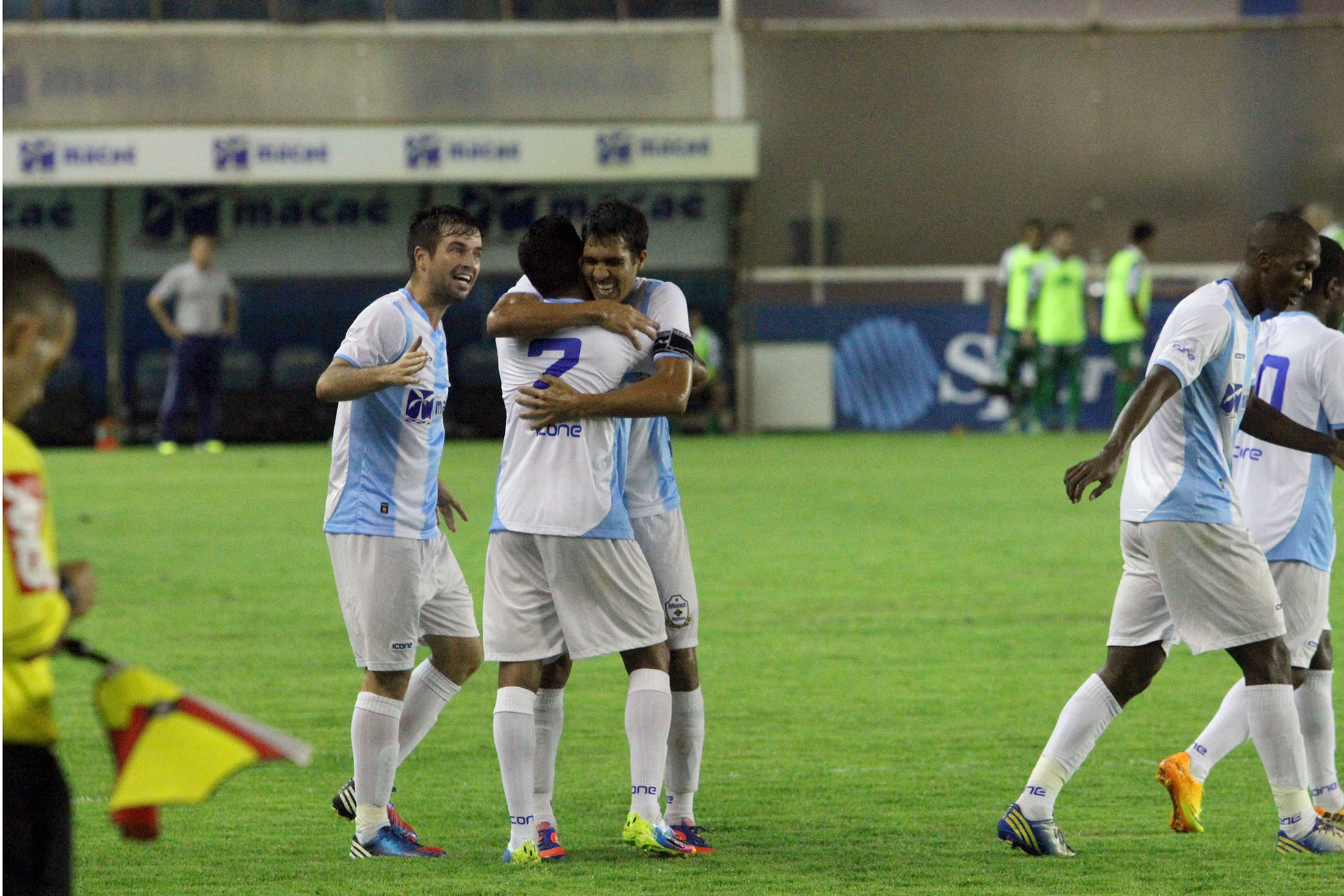 Macaé derrota o Guarani e volta ao G4