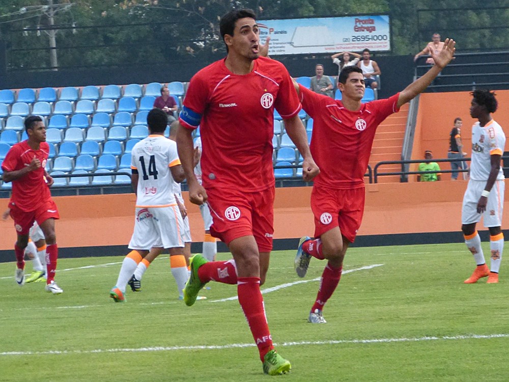 Capitão ressalta bom clima após empate com o Nova Iguaçu