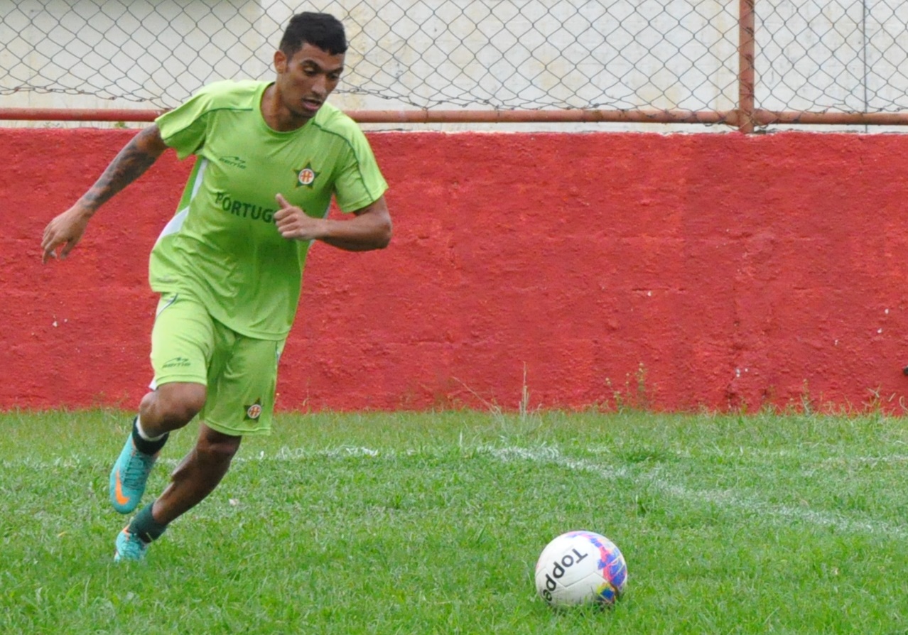 Titulares vencem no apronto da Portuguesa para a semifinal da Copa Rio